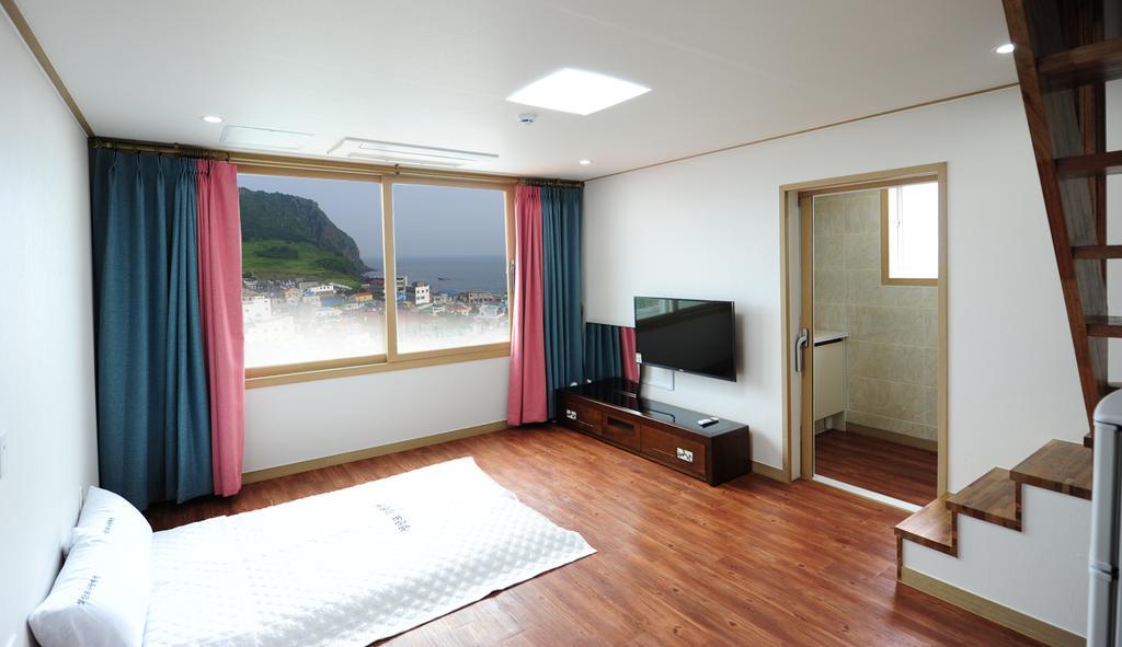 Seongsanpo love Pension Seogwipo Exterior foto
